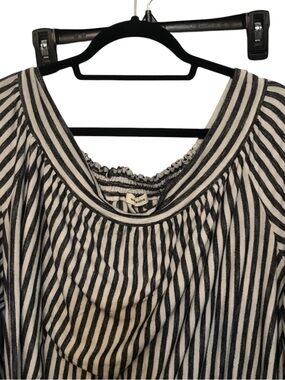 Max Studio size X-Large black & white off shoulder top 3/4 sleeve stretch